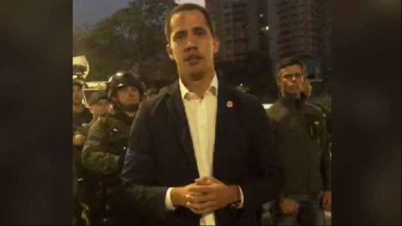 Guaidó libera de arresto a Leopoldo López y convoca a militares