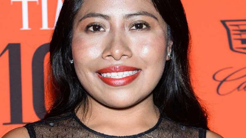 Yalitza Aparicio sube foto con embarrados jeans 