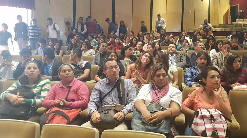 Entregan Becas Benito Juárez a estudiantes de la UAT 