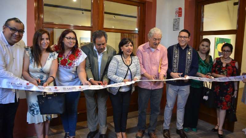 Inauguran alcaldes de Xalapa y Tlaxcala exposición pictórica