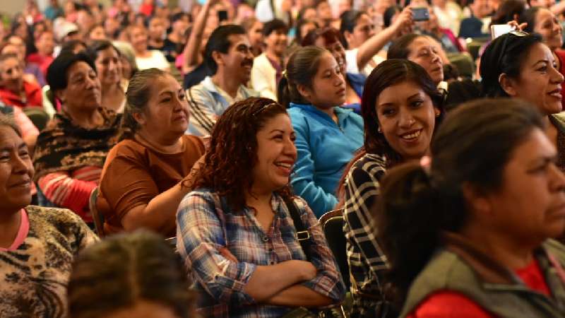 Reconoce Tomás Orea labor de las Madres de Zacatelco