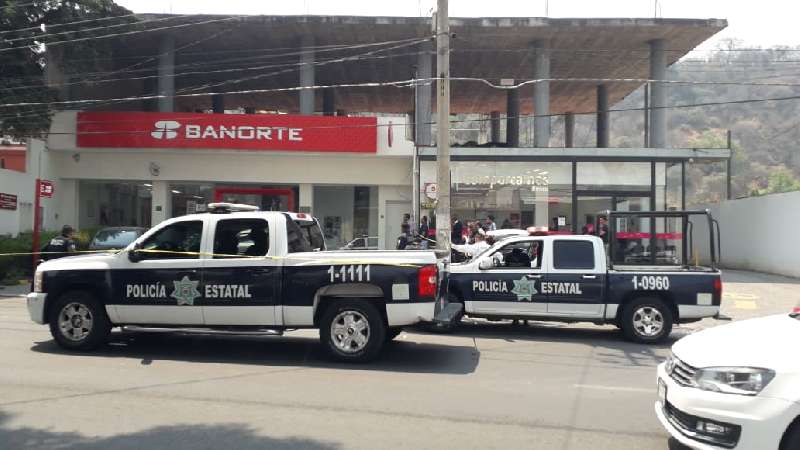 En interior de Banorte asaltan a cuentahabiente 