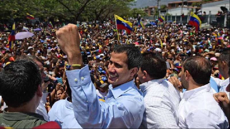 Guaidó y Maduro chocan sobre el diálogo