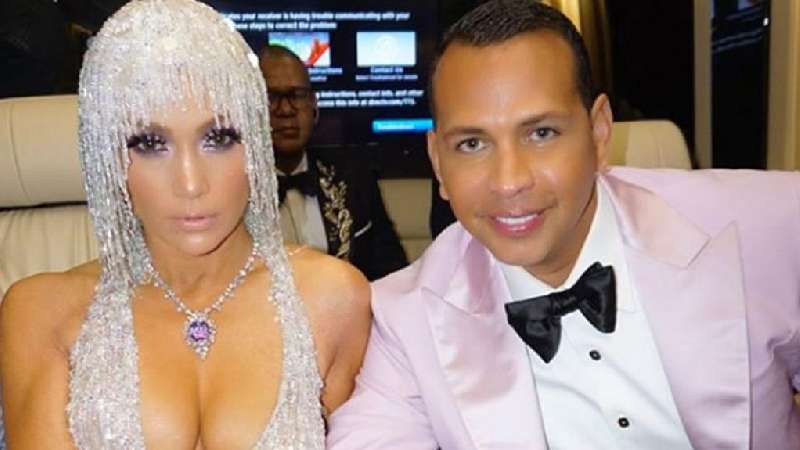 Captan a Alex Rodriguez, novio de JLo, haciendo sus necesidades