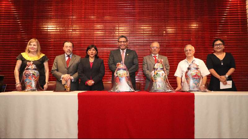 Especialistas debaten en la UATx el encuentro de dos culturas