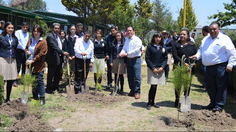 Fortalece CGE acciones de reforestación en favor del medio