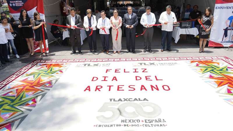 Inauguran expoventa artesanal y primera feria de microempresarios