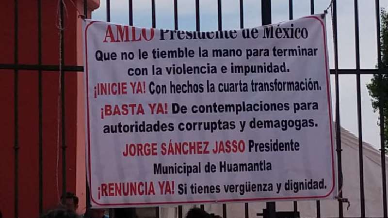 Exhiben a Jasso en visita de AMLO, le piden renunciar 