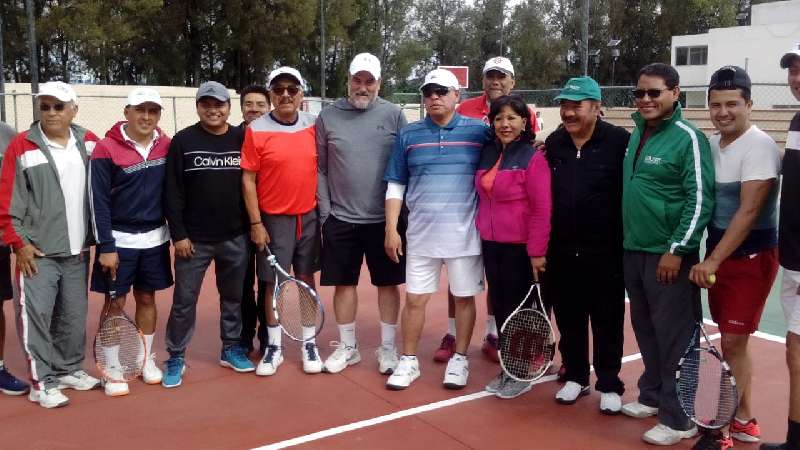 Entrega Ávalos Zempoalteca cancha rehabilitada de tenis