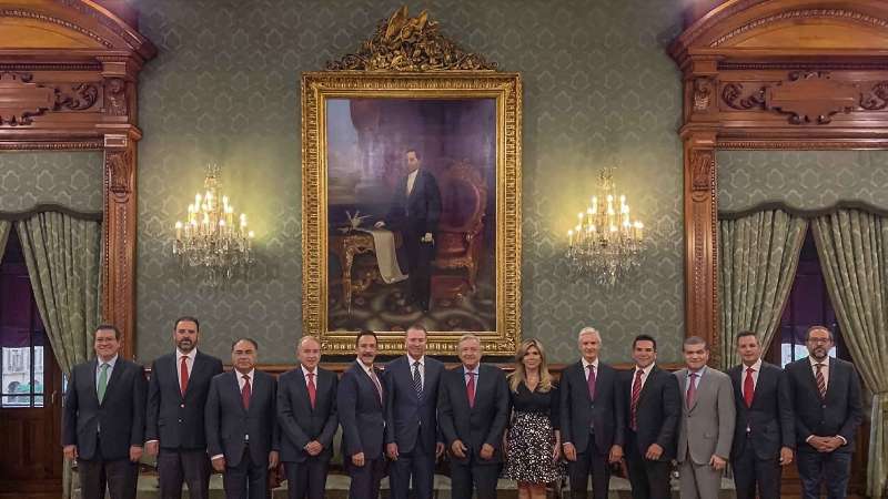 Marco Mena y gobernadores se reúnen con el presidente López