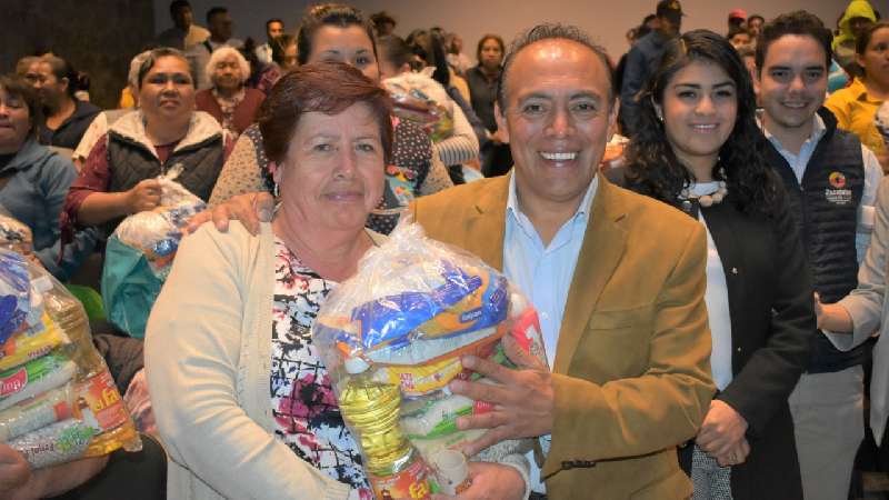 Sigue Zacatelco con entrega de despensas a grupos vulnerables