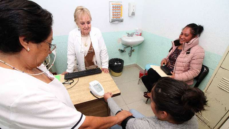 Fortalece Coeprist atención en hospitales con capacitación a trab