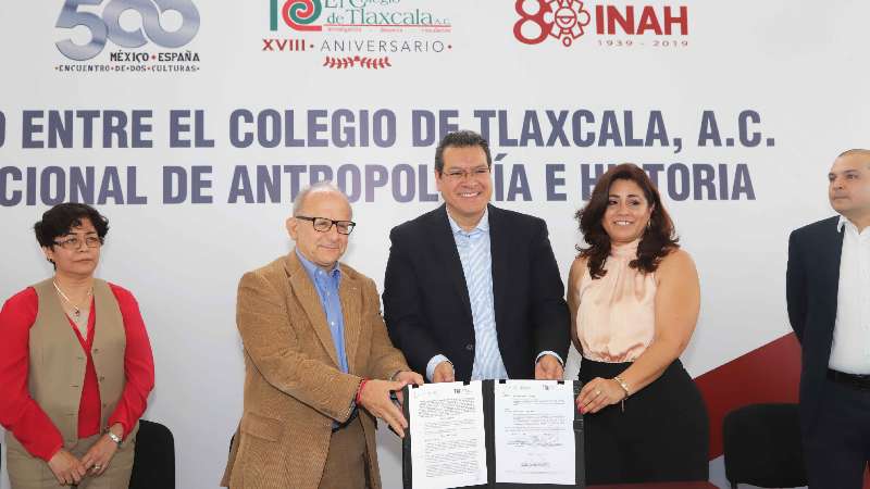 Encabeza Mena firma de convenio entre el INAH y el COLTLAX