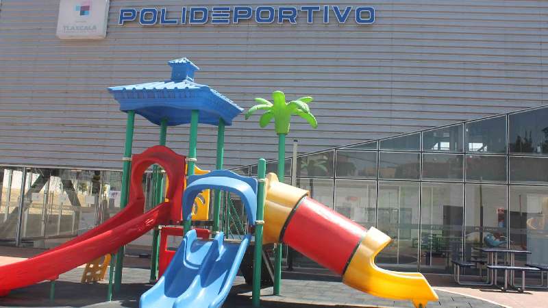 Brindan servicios integrales en Polideportivo de la capital