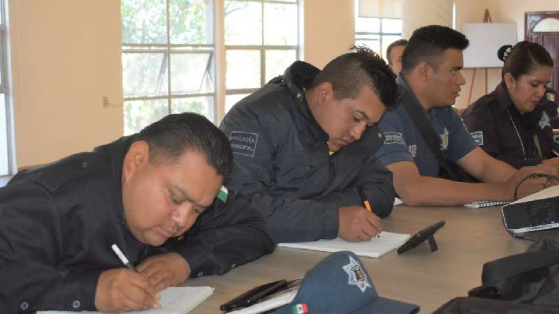 Cuerpo policial de Zacatelco recibe capacitación 