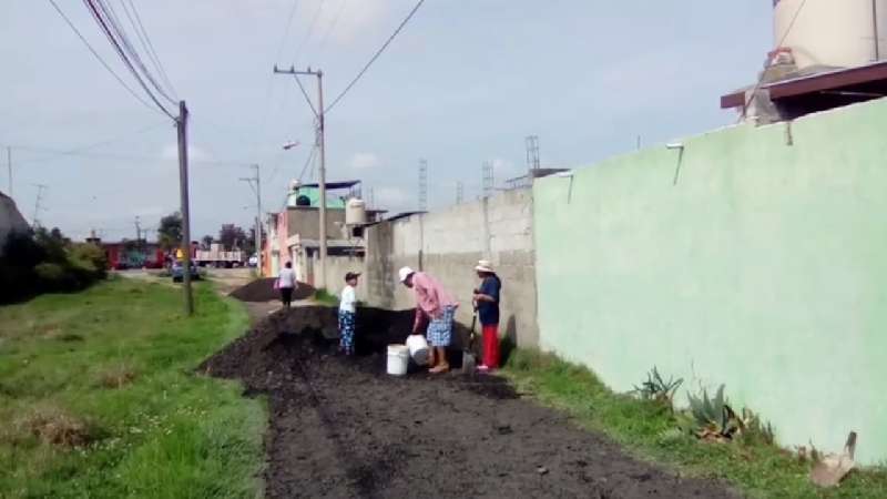 Rehabilitan vialidad de la Colonia La Soledad en Ixtacuixtla