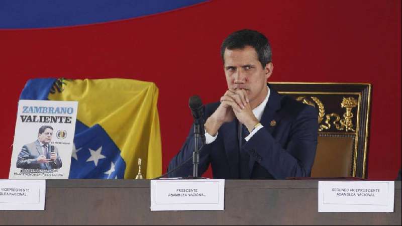 Guaidó endurece su pulso a Maduro tras colapso eléctrico 