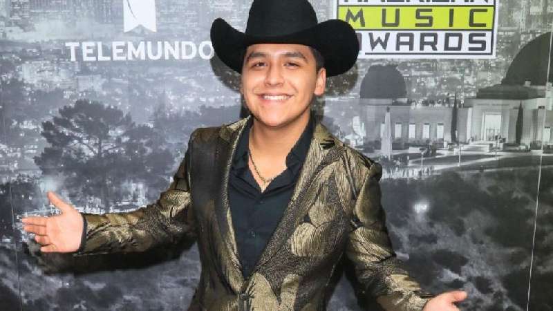 Christian Nodal acepta que terminó borracho en una presentación