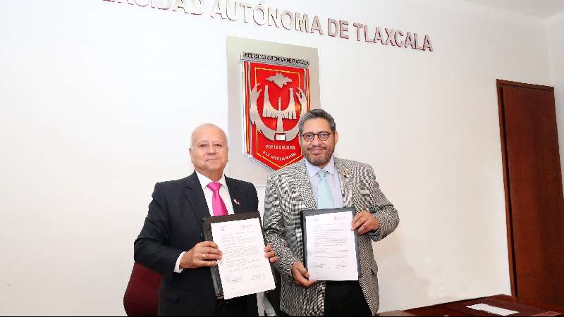 Recibe la UATx delegación de universitarios de Perú