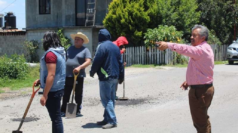 Continúan trabajos de bacheo en Ixtacuixtla