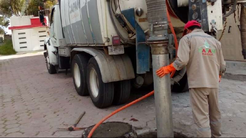 Repara Capam fuga de agua potable en Loma Bonita