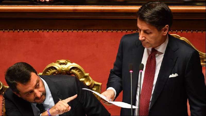 El primer ministro italiano anuncia su dimisión 