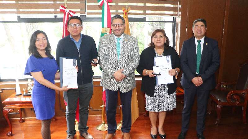 Otorgó Ceneval reconocimiento a la excelencia a estudiantes UATx