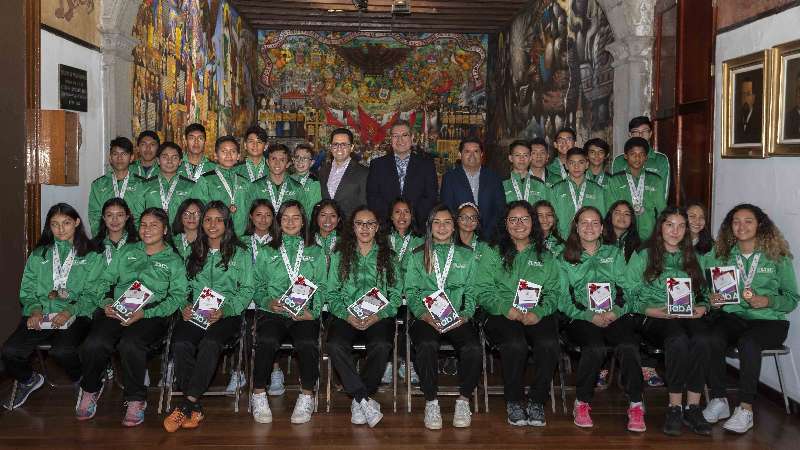 Medallistas tlaxcaltecas, jóvenes con liderazgo y orgullo 