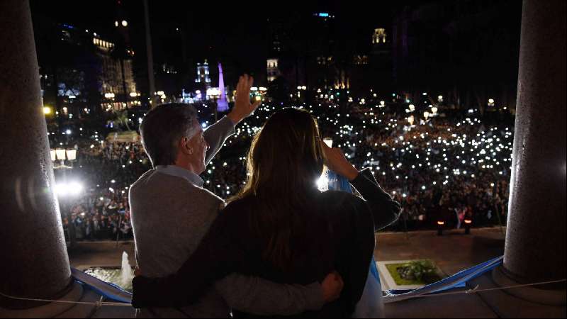 Gran movilización popular relanza la carrera de Macri