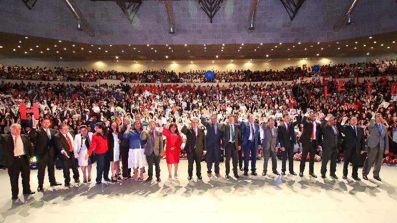 Con entusiasmo recibe la UATx a estudiantes de nuevo ingreso