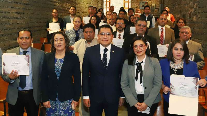 Entrega OMG 150 constancias de capacitación a servidores públicos