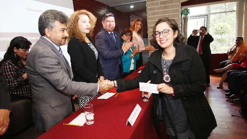 Reconocen a docentes de la UATx con estímulos PRODEP