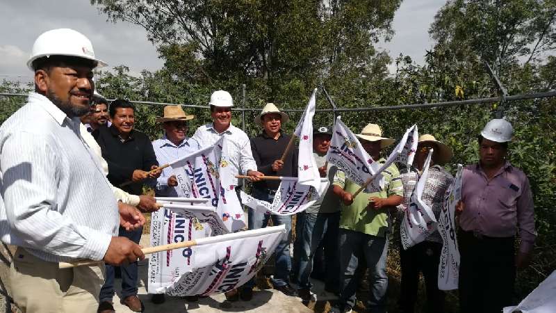 Inician trabajos de la red de agua en Atoyatenco, Natívitas