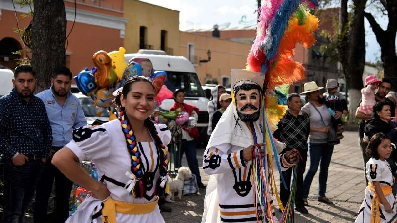 Disfrutaron familias viernes musical 