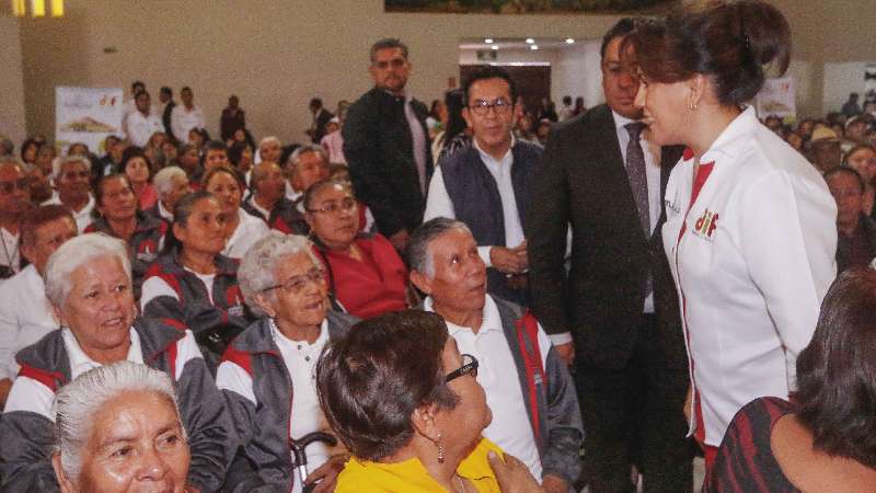 Clausura Sandra Chávez Caravana día del adulto mayor