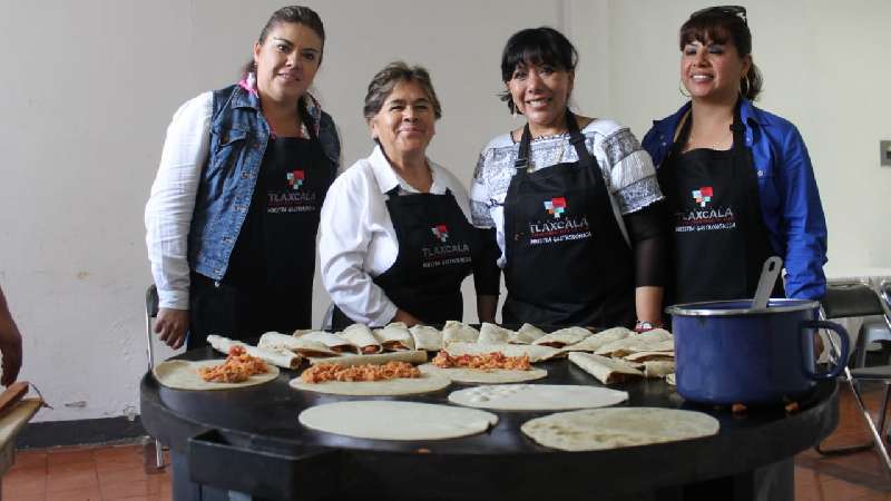 Reúne a cientos de familias Muestra Gastronómica en la capital