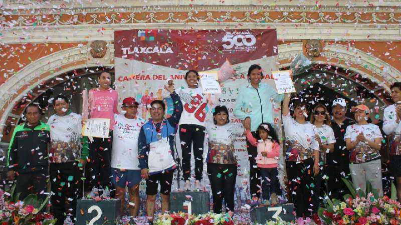 Más de 800 competidores participaron en carrera 