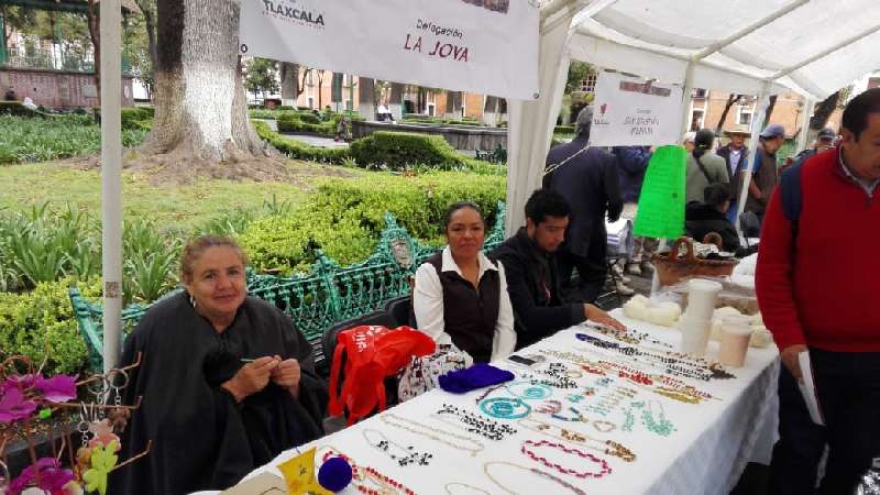 Apoya SMDIF de Tlaxcala capacitación y empoderamiento económico 