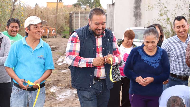 Entrega Badillo ampliación de drenaje sanitario y red de agua