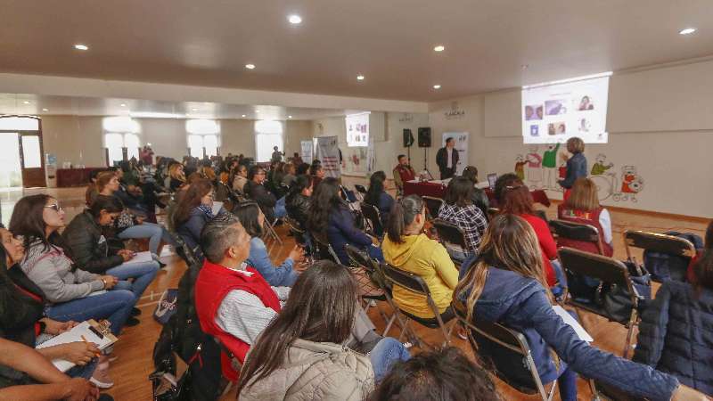 Personal del DIF estatal recibe capacitación del DIF nacional