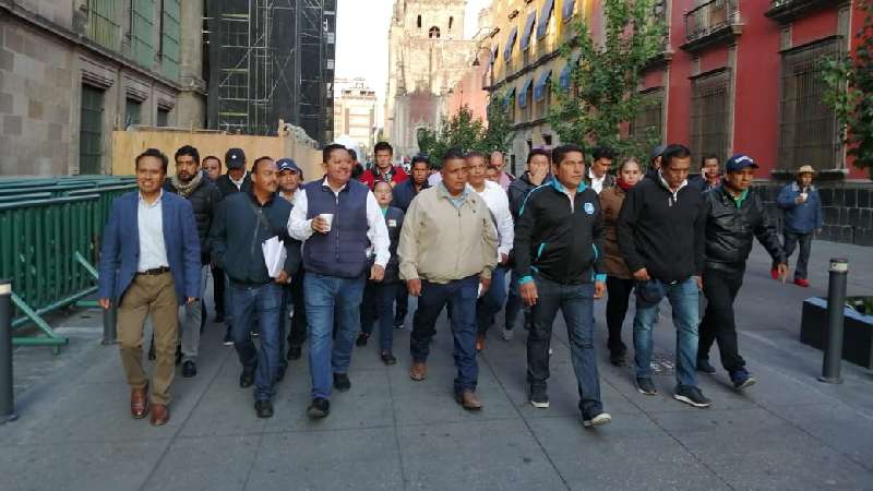 Inconformidad de Cecytes se traslada a CDMX, bloquean calles