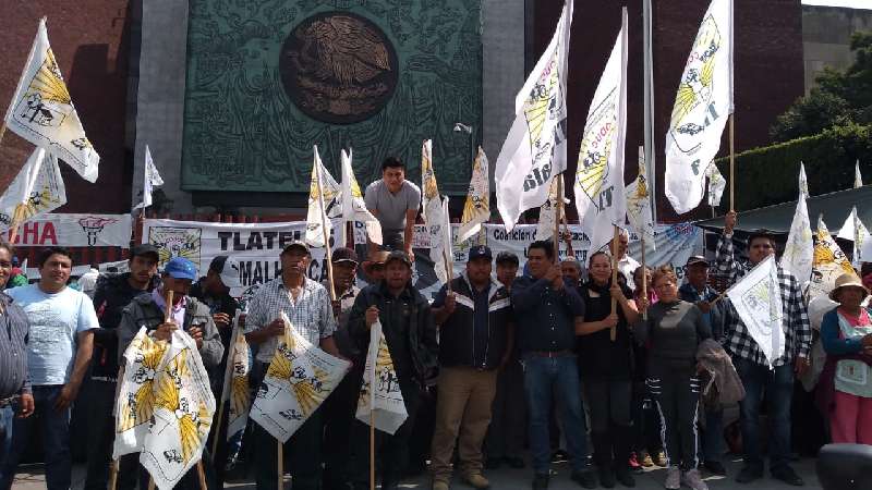 Protestan campesinos tlaxcaltecas en la Cámara de diputados