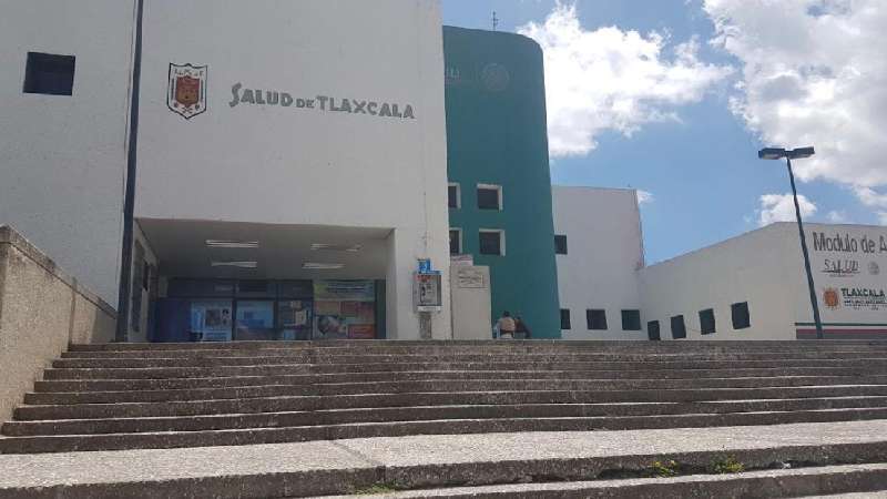 Da a luz en baño de hospital, le pidieron regresar después