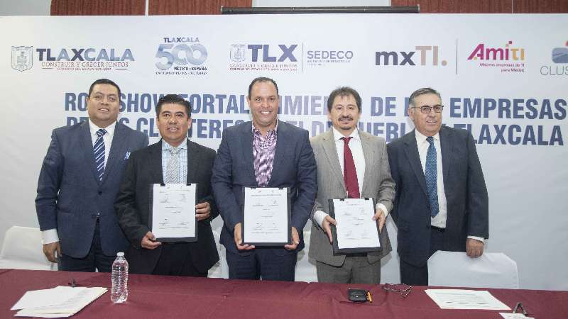 Firman convenio Clústeres de tecnologías de la información 