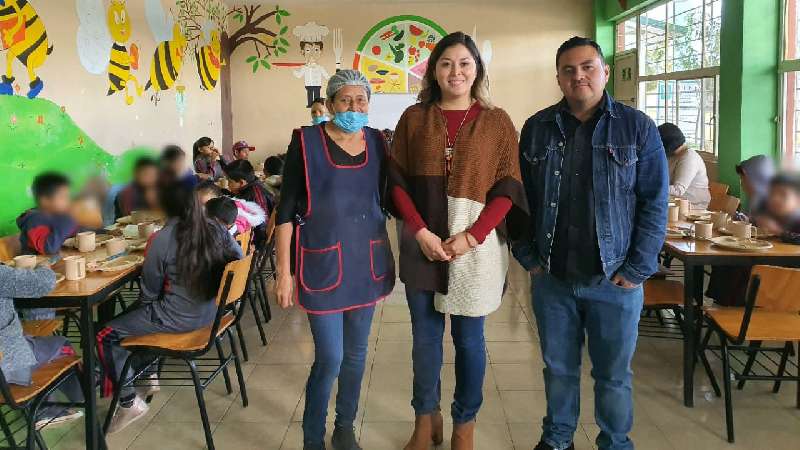 Supervisa directora del SMDIF de Tlaxcala desayunadores escolares