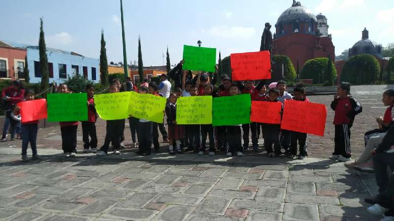 Te reto a comer con nosotros en frio y polvo: niños a diputados