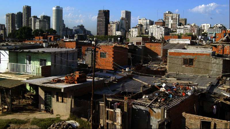 La pobreza extrema crece por quinto año consecutivo en América 