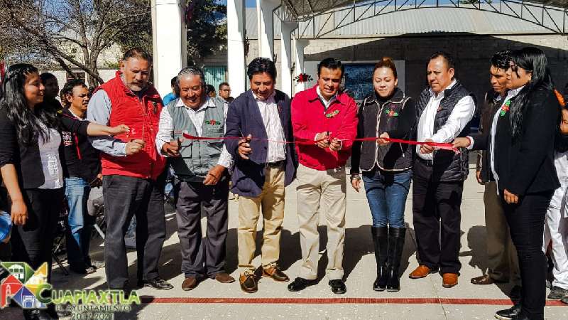 Inauguran techumbre en primaria Ignacio Allende en Cuapiaxtla