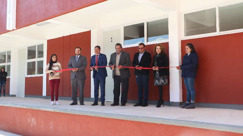 Inaugura Rector de la UATx infraestructura para la investigación 