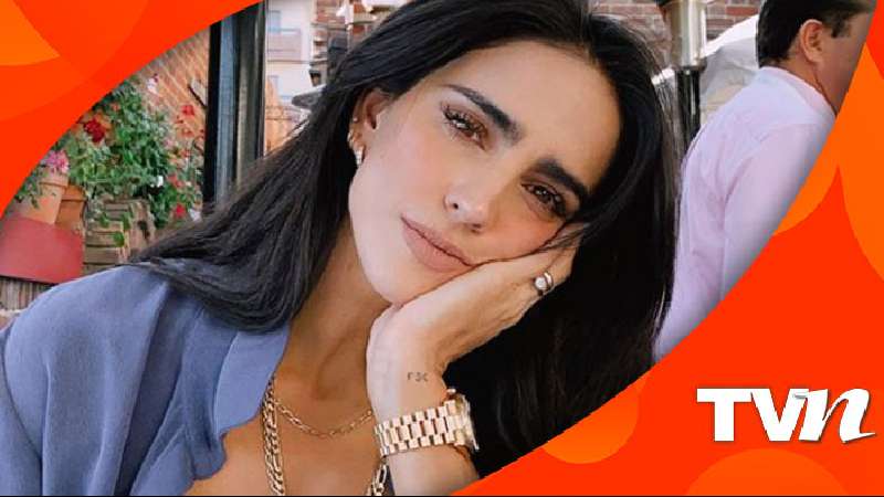 Bárbara de Regil se pone a vender tacos 